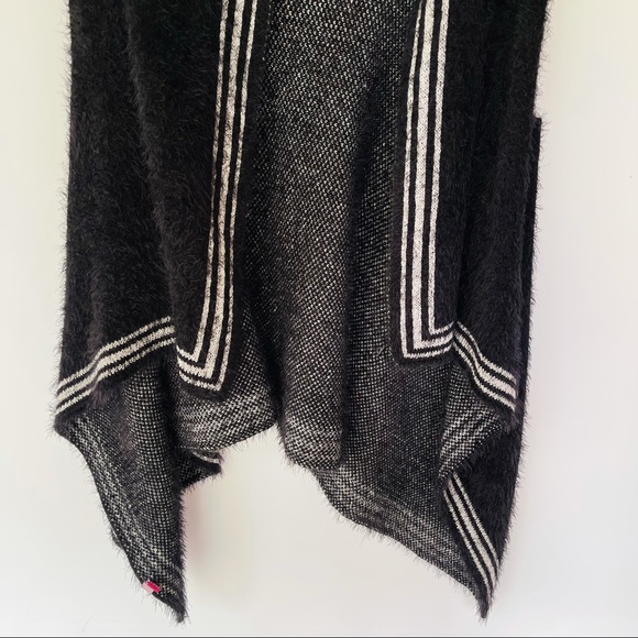 NWT Fuzzy Sleeveless Cardigan - Picture 2 of 7